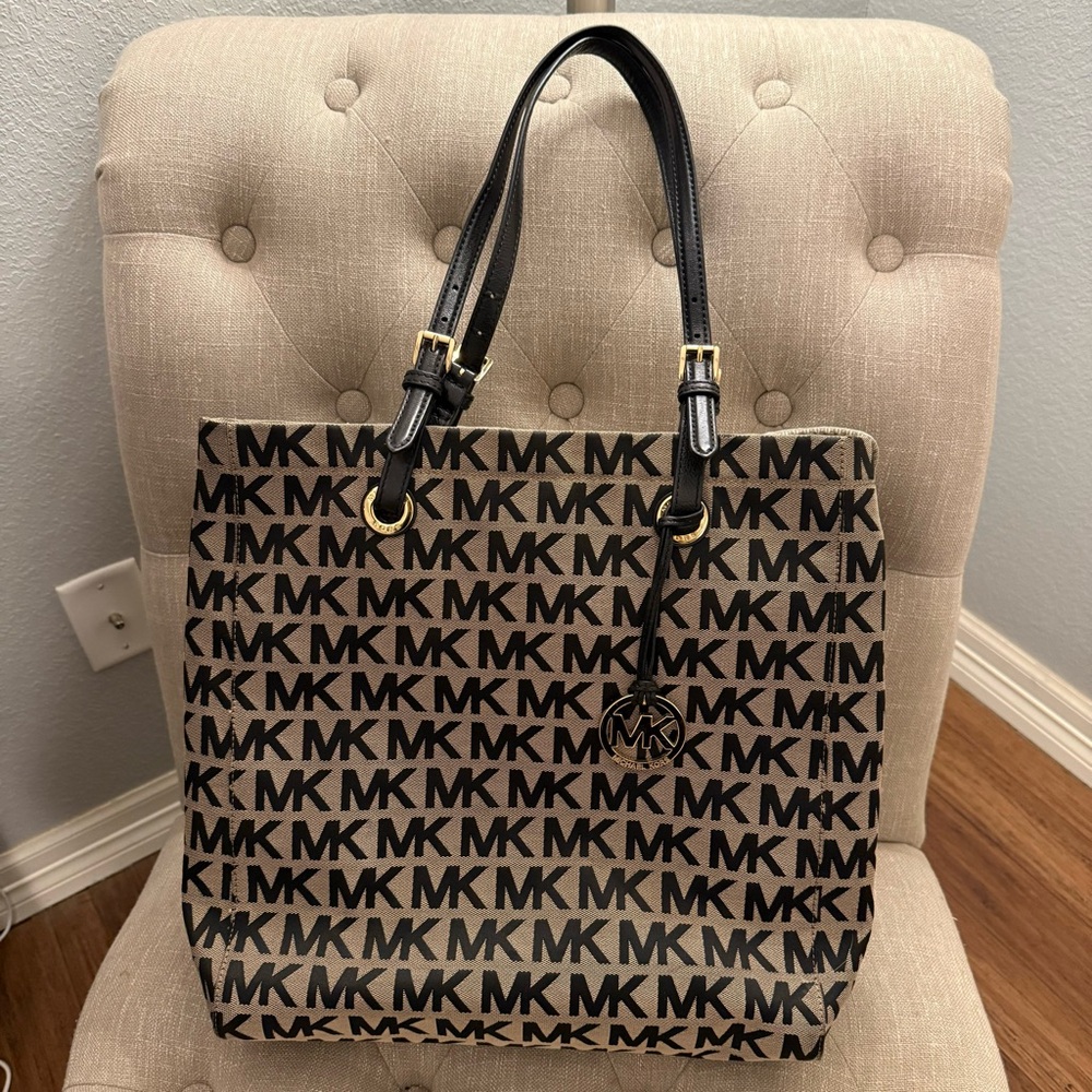 Michael Kors Large Purse Tote Bag Tan EUC